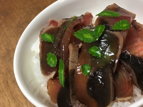 鰹漬け丼木の芽添え